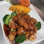 Best Sesame Chicken in Manalapan, NJ
